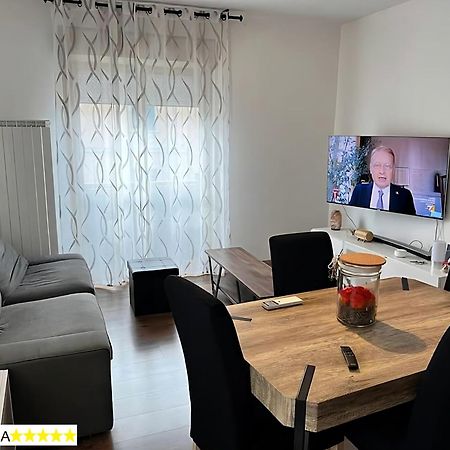 Gorizia Central Luxe Apartment 6 Posti Letto Bagian luar foto